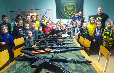 18.03.2022г. Центр патриотического воспитания и допризывной подготовки организовал мероприятия, под руководством тренера-преподавателя Федорова Евгения Георгиевича, для детей и сотрудников секции смешанных единоборств.