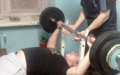 Соревнования в общежитию по жиму лежа